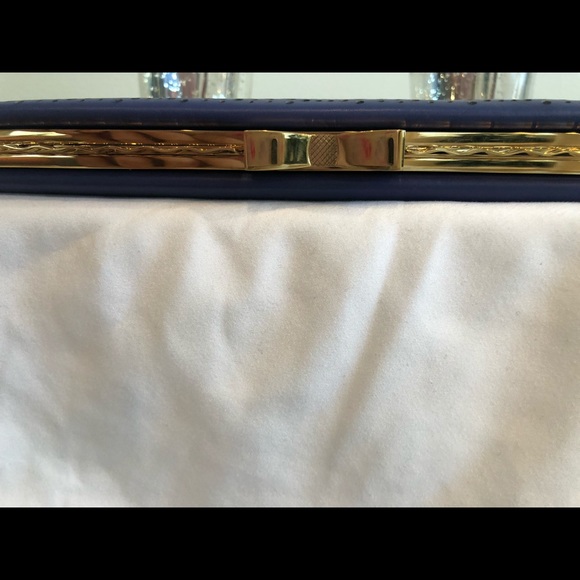 Ferragamo Kameron blue laser cut evening bag - Picture 6 of 13